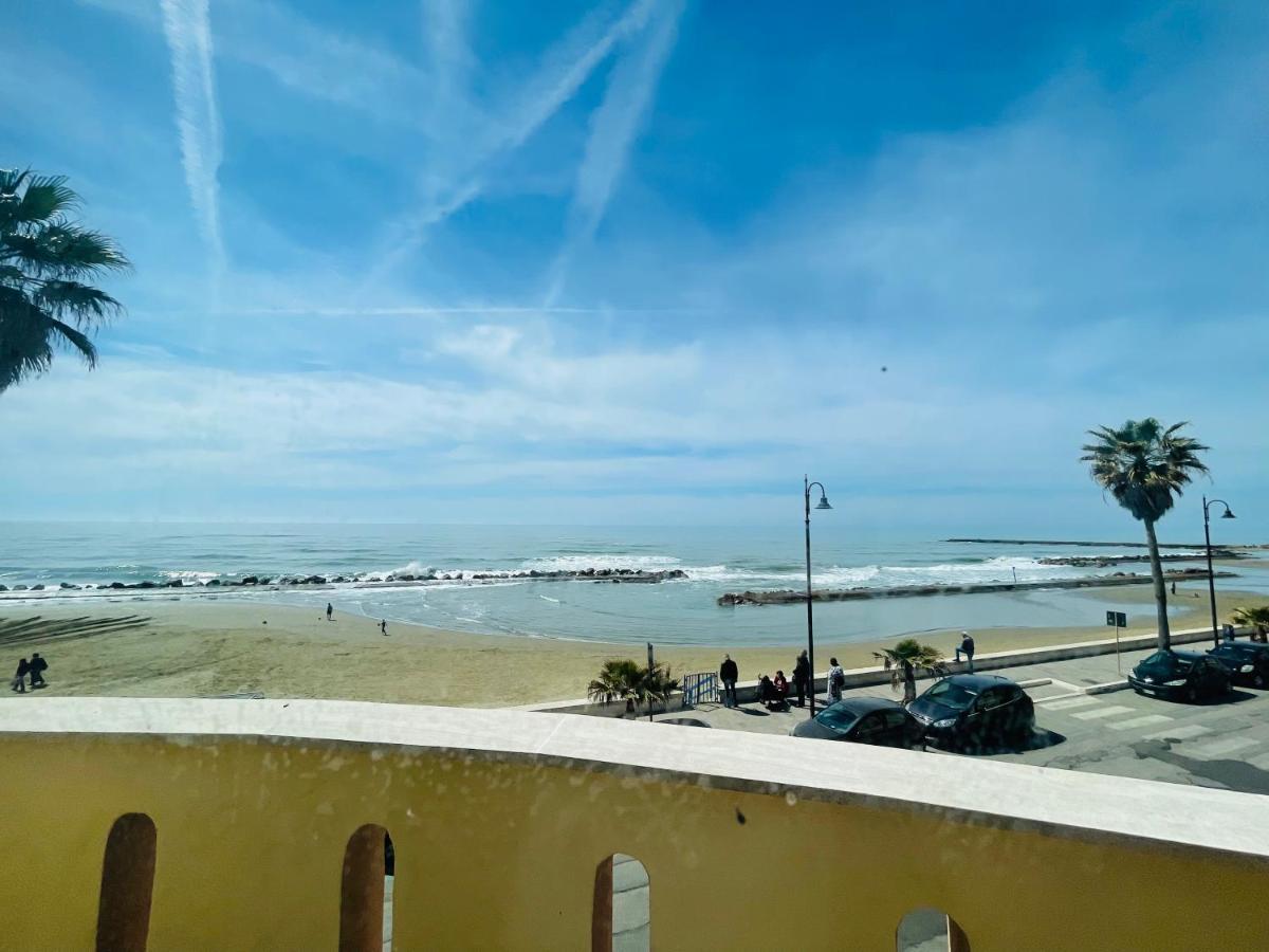 Mirage Rooms Anzio Exteriör bild